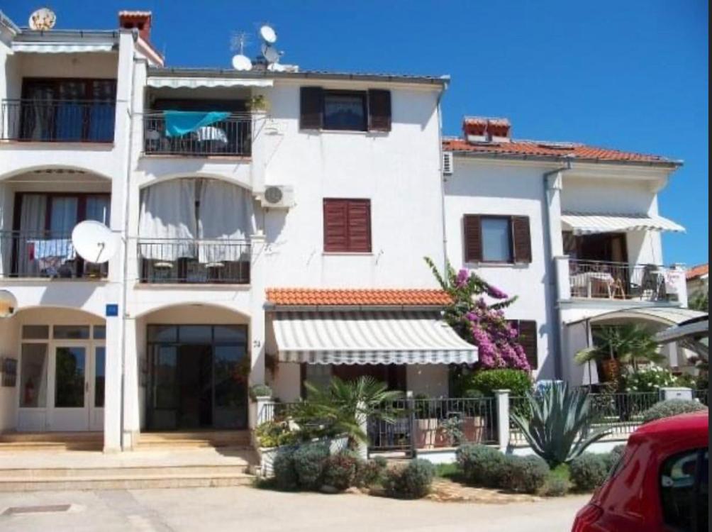 Olivia, Seaside Apartment In Medulin, Croatia Εξωτερικό φωτογραφία